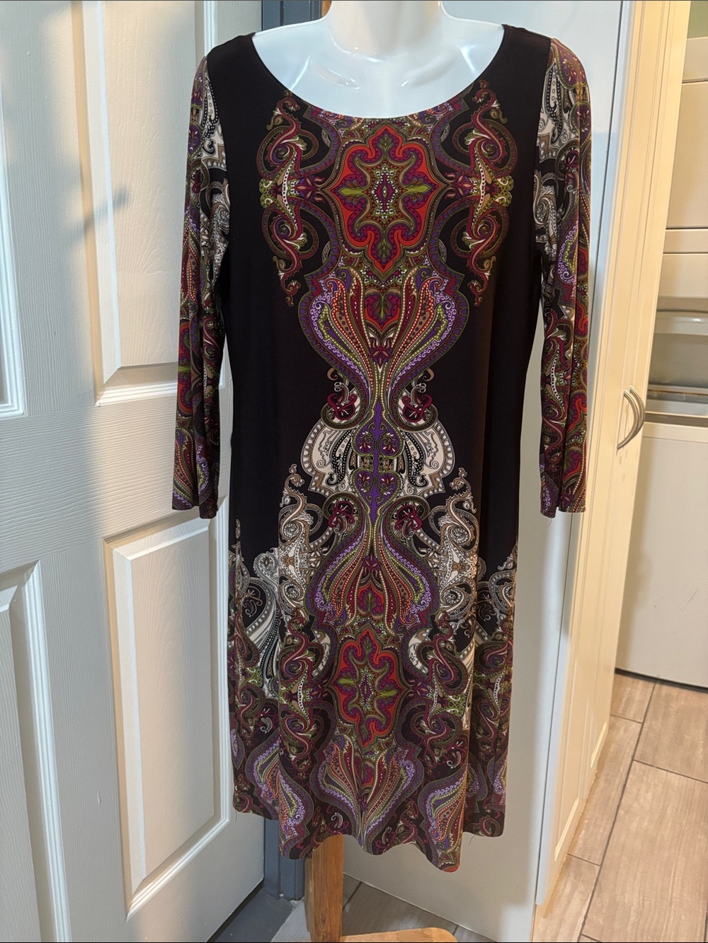 Tiana B. Black Paisley-Print Long Sleeve Shift Dress